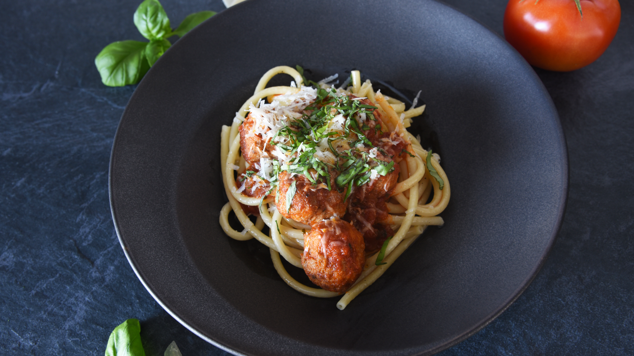 Macaroni long aux boulettes de porc italiennes duBreton