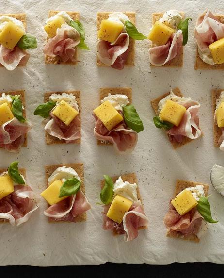 canape mango prosciutto